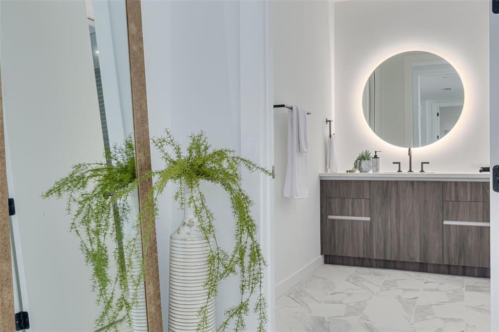 В аренду: $6,900 (2 спален, 2 ванн, 1753 Квадратных фут)
