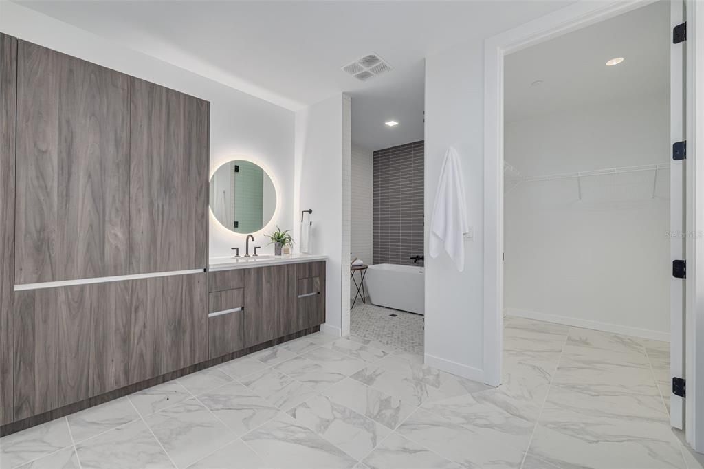 В аренду: $6,900 (2 спален, 2 ванн, 1753 Квадратных фут)