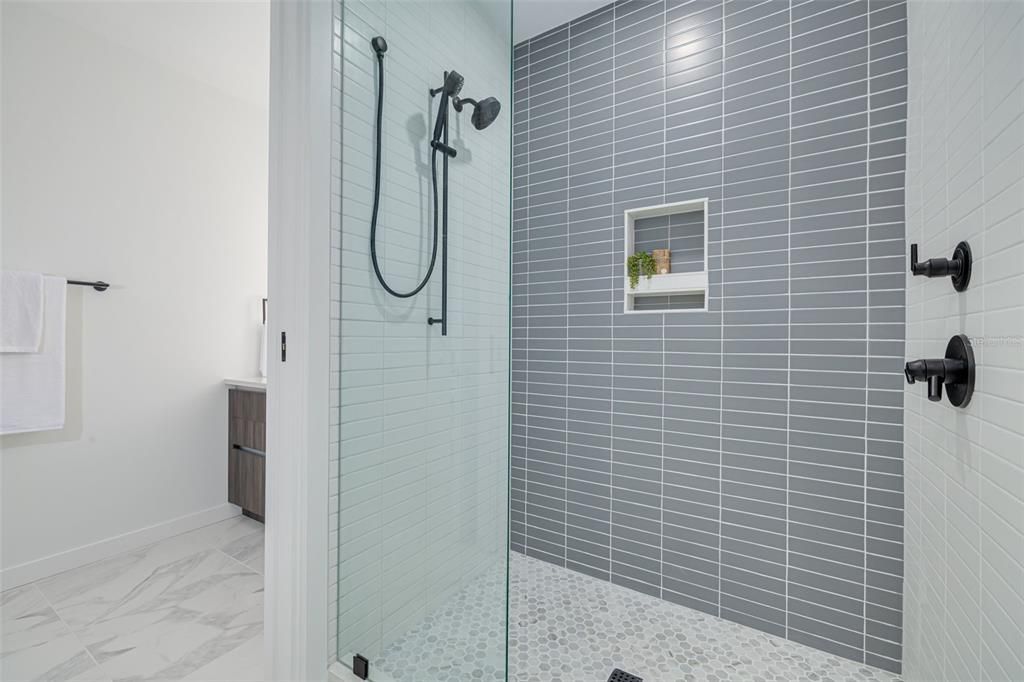 В аренду: $6,900 (2 спален, 2 ванн, 1753 Квадратных фут)