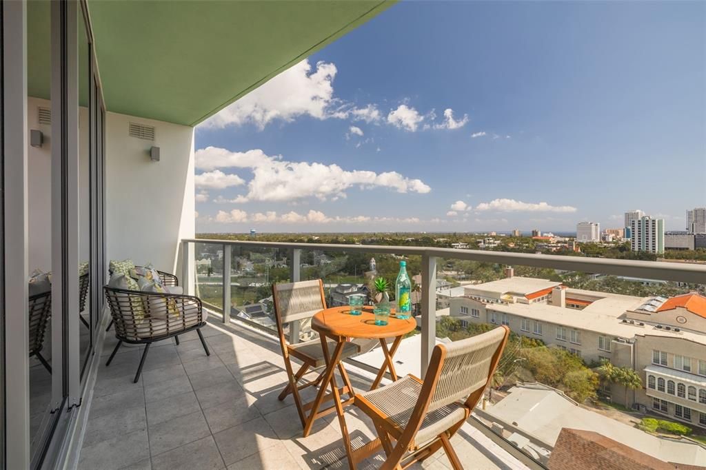 В аренду: $6,900 (2 спален, 2 ванн, 1753 Квадратных фут)