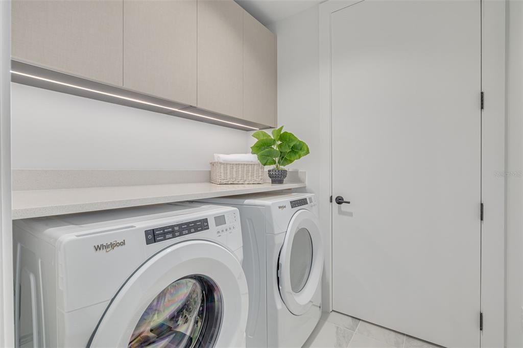 В аренду: $6,900 (2 спален, 2 ванн, 1753 Квадратных фут)