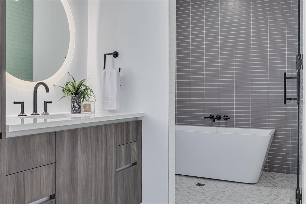 В аренду: $6,900 (2 спален, 2 ванн, 1753 Квадратных фут)