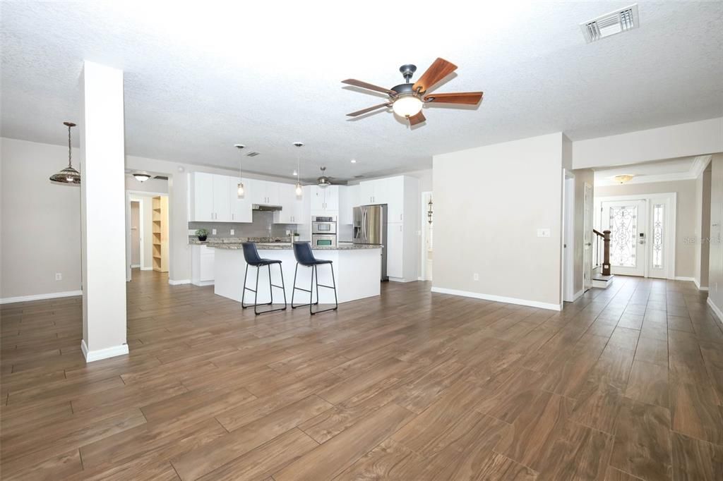 For Sale: $725,000 (6 beds, 4 baths, 3572 Square Feet)