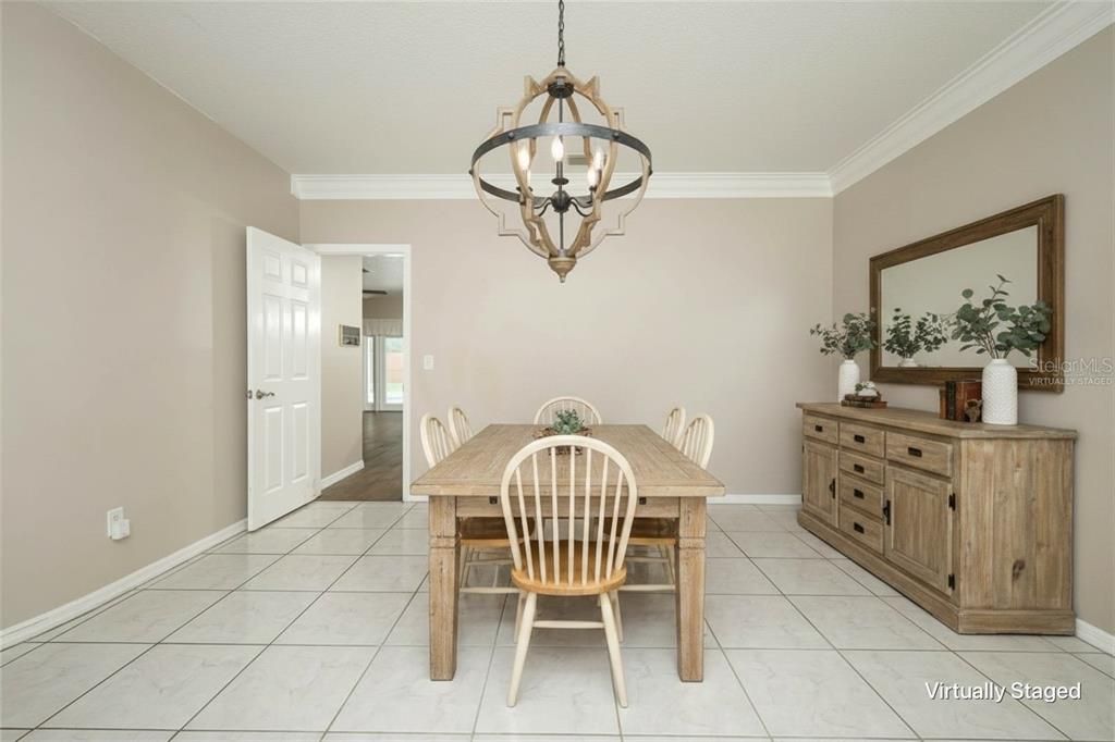 For Sale: $725,000 (6 beds, 4 baths, 3572 Square Feet)