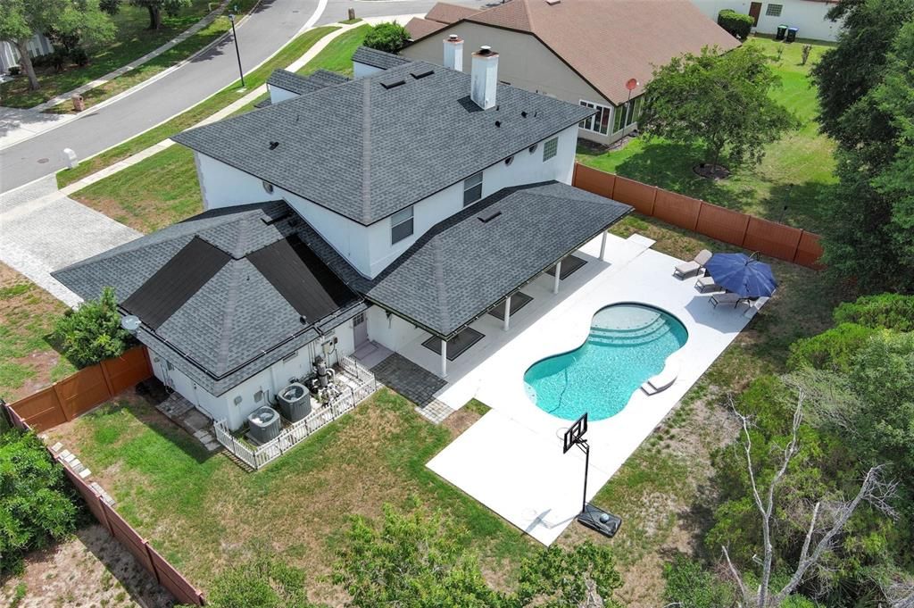 For Sale: $725,000 (6 beds, 4 baths, 3572 Square Feet)