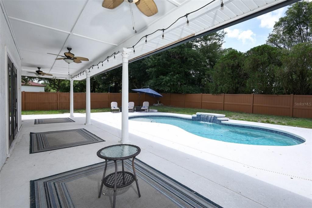 For Sale: $725,000 (6 beds, 4 baths, 3572 Square Feet)