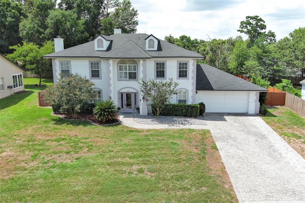 For Sale: $725,000 (6 beds, 4 baths, 3572 Square Feet)