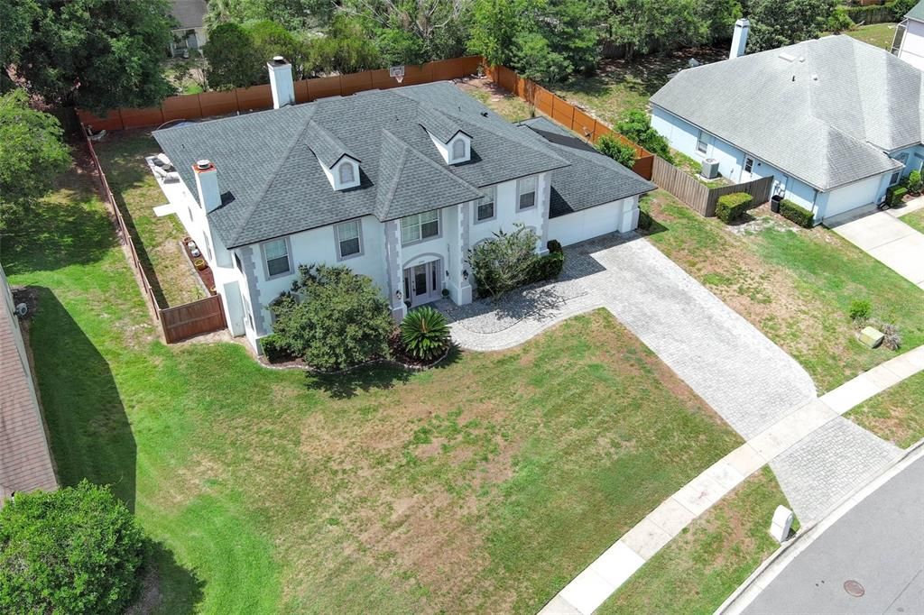 For Sale: $725,000 (6 beds, 4 baths, 3572 Square Feet)