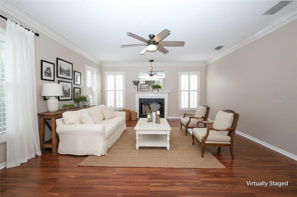 For Sale: $725,000 (6 beds, 4 baths, 3572 Square Feet)