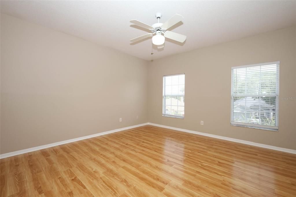 For Sale: $725,000 (6 beds, 4 baths, 3572 Square Feet)