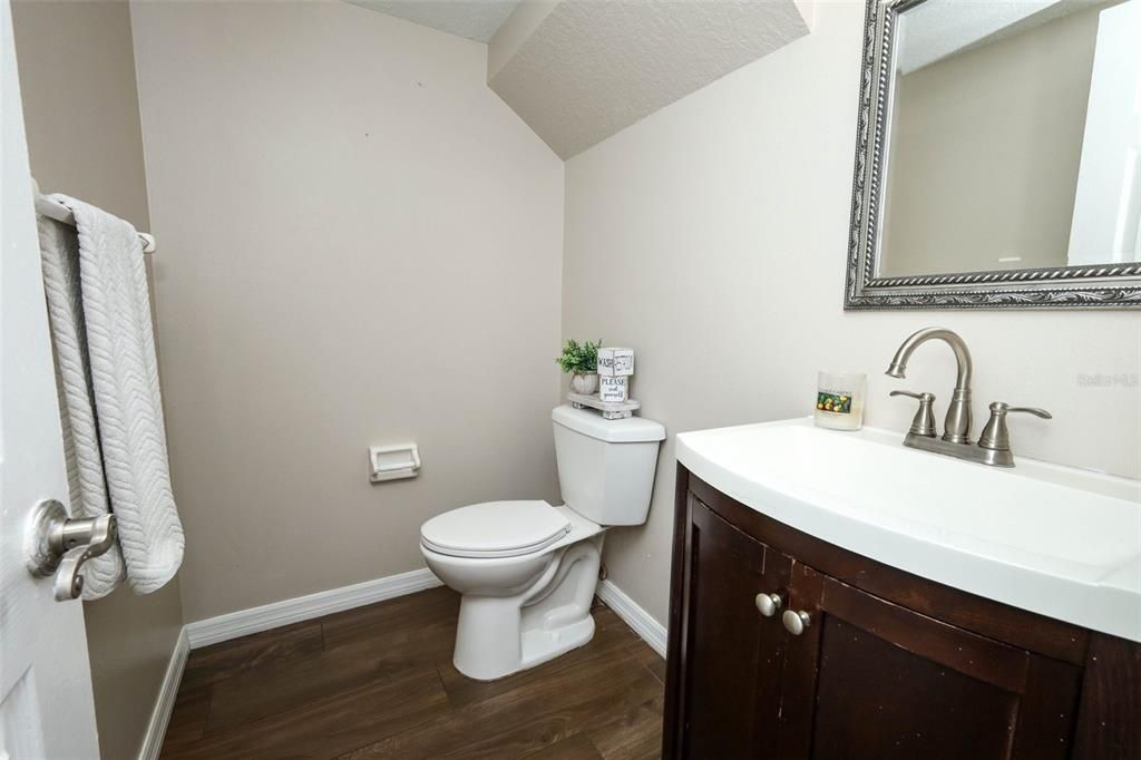 For Sale: $725,000 (6 beds, 4 baths, 3572 Square Feet)