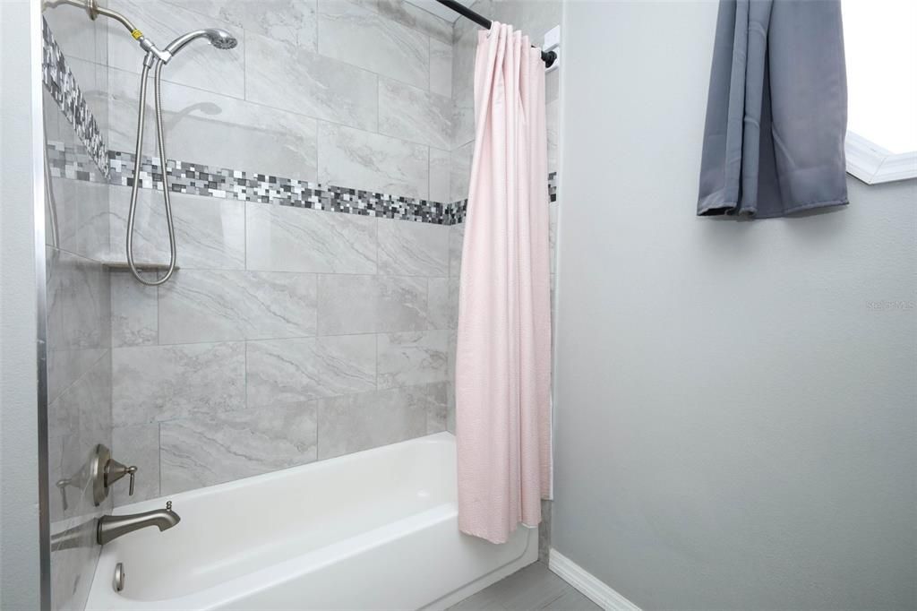 For Sale: $725,000 (6 beds, 4 baths, 3572 Square Feet)