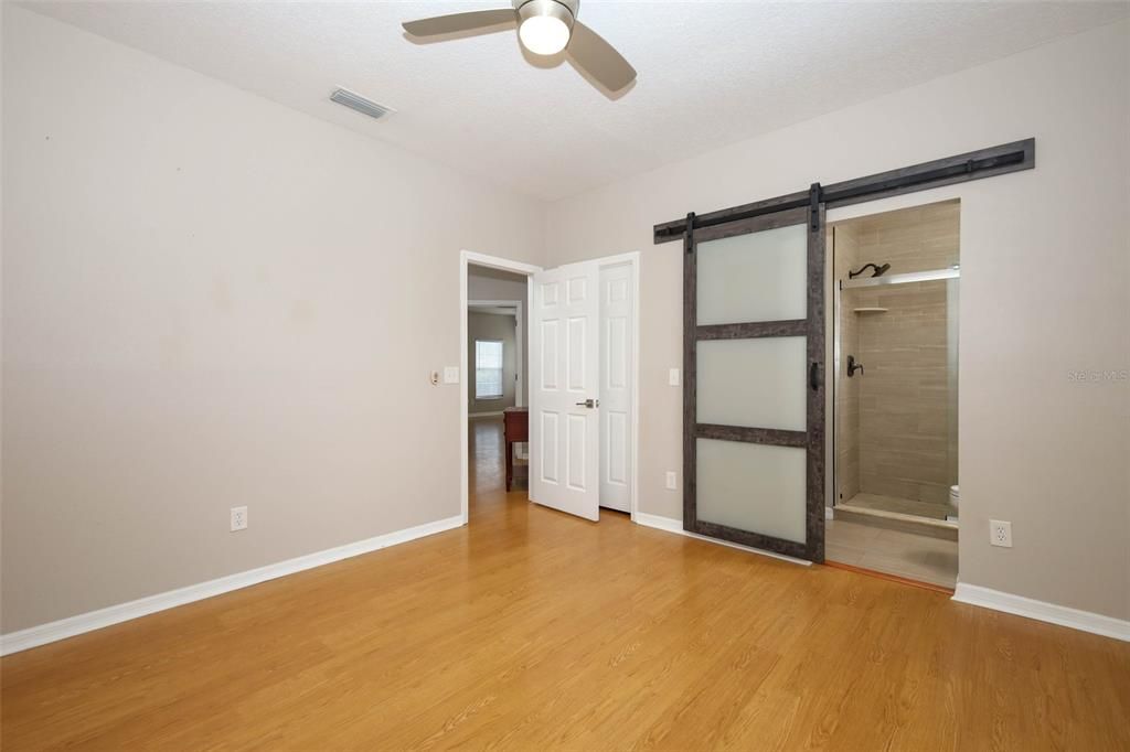 For Sale: $725,000 (6 beds, 4 baths, 3572 Square Feet)