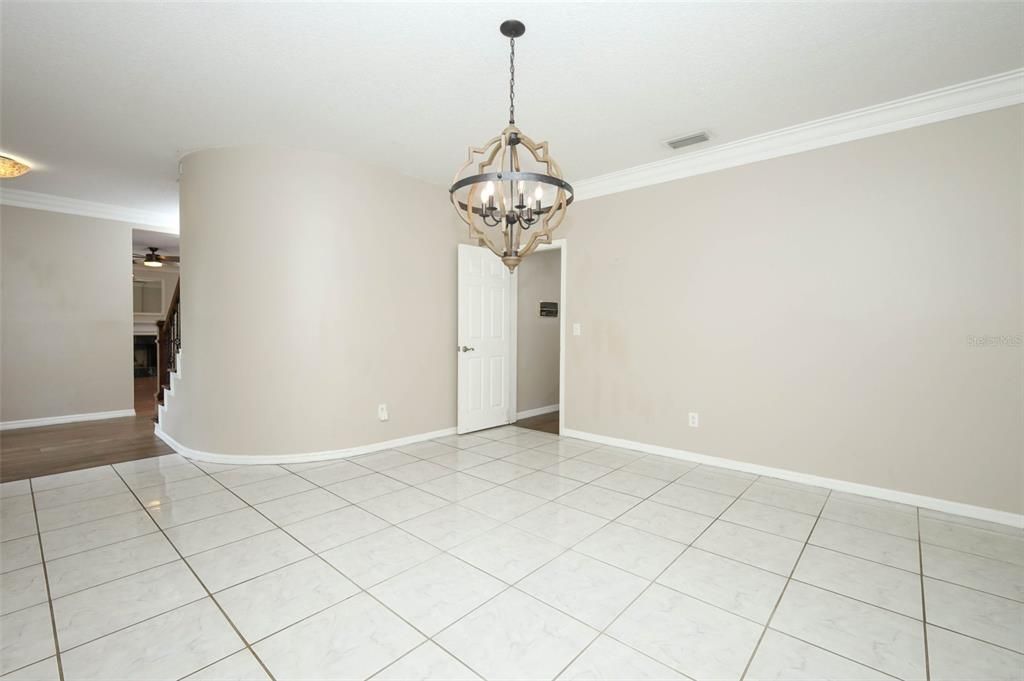 For Sale: $725,000 (6 beds, 4 baths, 3572 Square Feet)