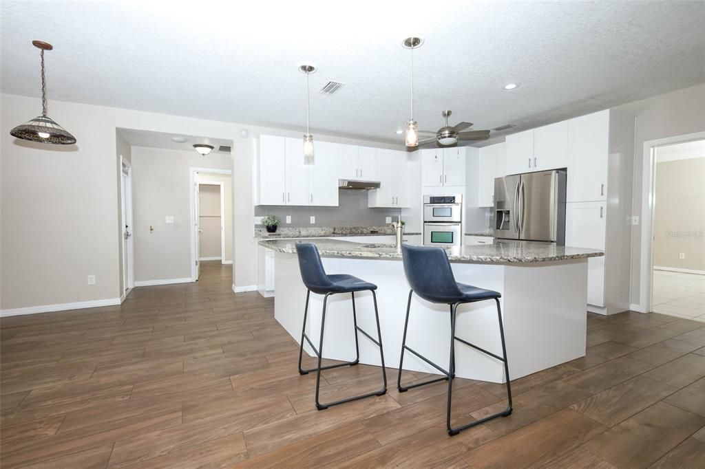 For Sale: $725,000 (6 beds, 4 baths, 3572 Square Feet)