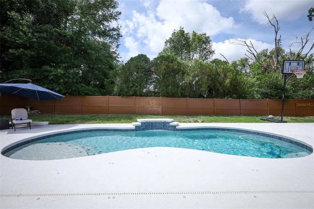 For Sale: $725,000 (6 beds, 4 baths, 3572 Square Feet)