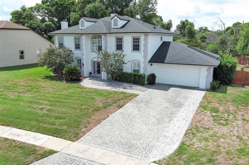 For Sale: $725,000 (6 beds, 4 baths, 3572 Square Feet)