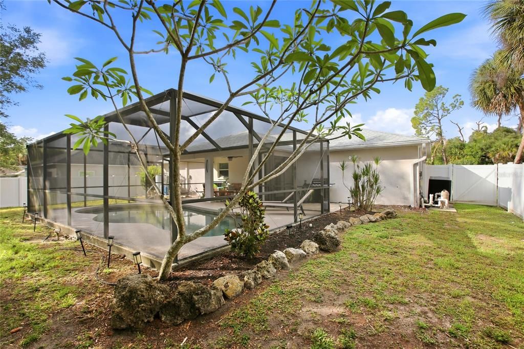 Activo con contrato: $364,900 (3 camas, 2 baños, 1393 Pies cuadrados)