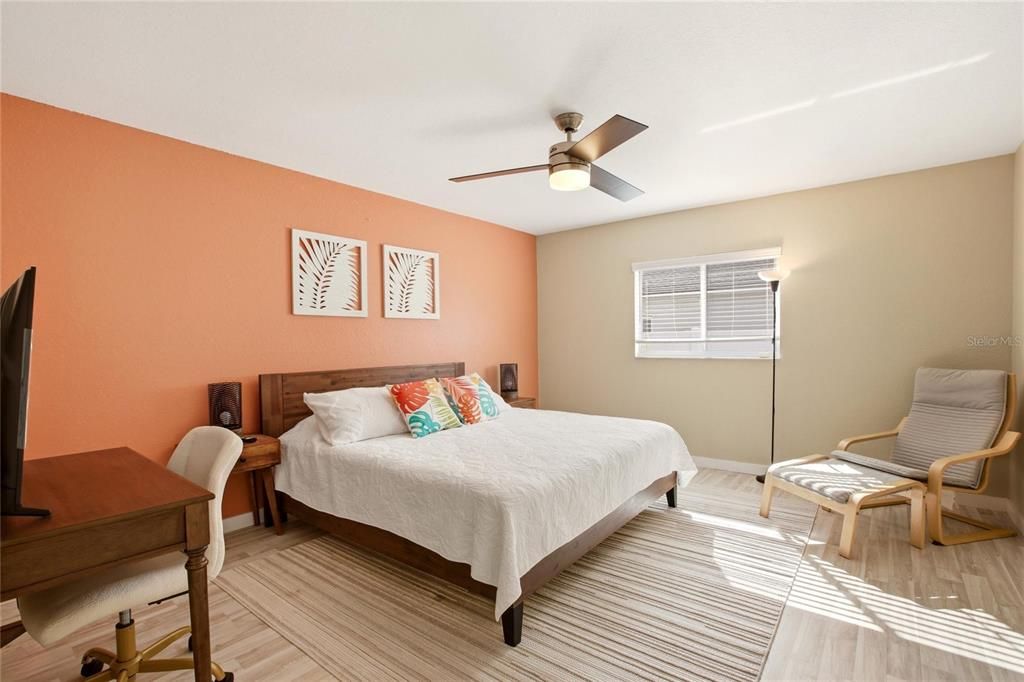 Activo con contrato: $364,900 (3 camas, 2 baños, 1393 Pies cuadrados)