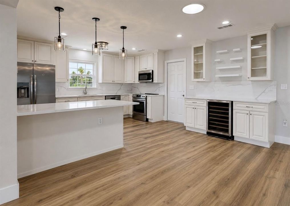 For Rent: $3,500 (3 beds, 2 baths, 1810 Square Feet)