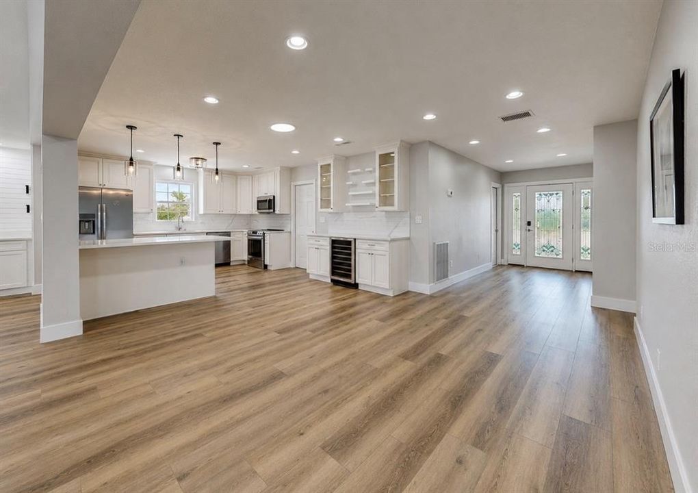 For Rent: $3,500 (3 beds, 2 baths, 1810 Square Feet)