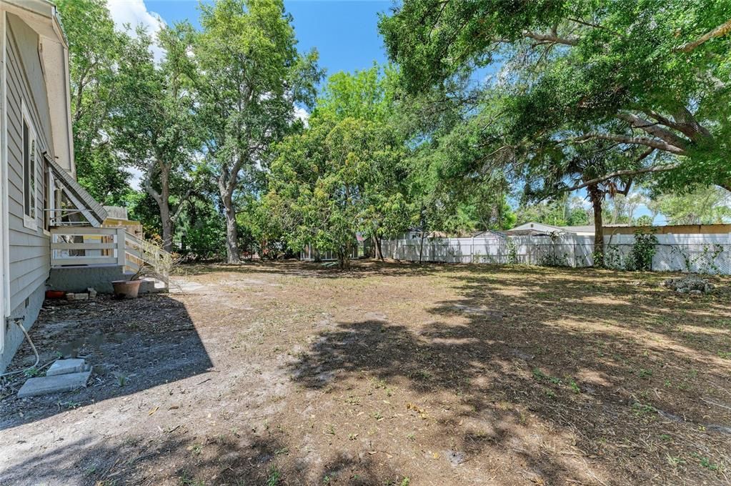 Activo con contrato: $325,000 (3 camas, 1 baños, 1078 Pies cuadrados)