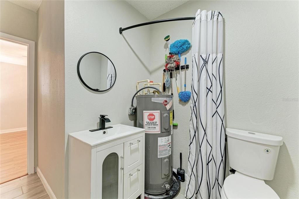 Activo con contrato: $325,000 (3 camas, 1 baños, 1078 Pies cuadrados)