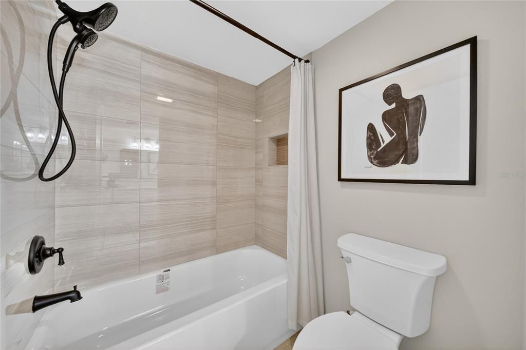 En Venta: $238,000 (2 camas, 2 baños, 1181 Pies cuadrados)