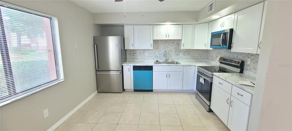 Activo con contrato: $199,900 (2 camas, 2 baños, 1361 Pies cuadrados)
