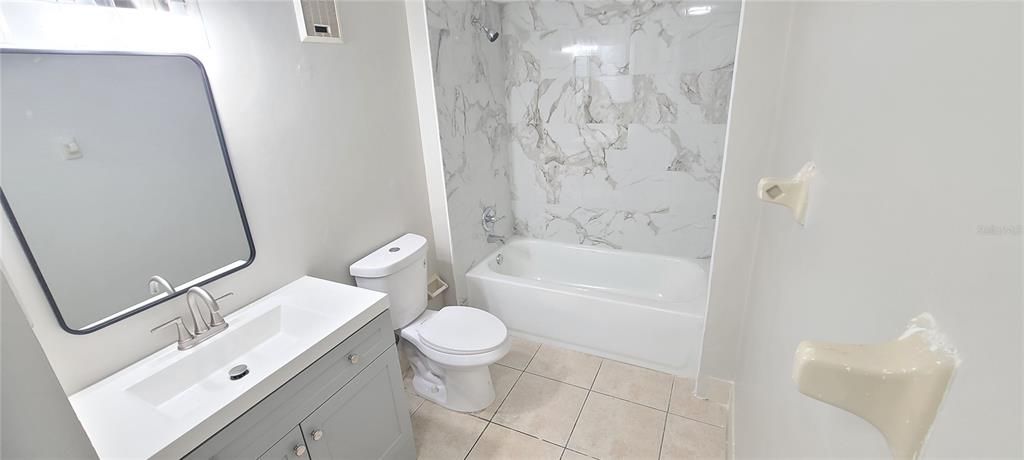 Activo con contrato: $199,900 (2 camas, 2 baños, 1361 Pies cuadrados)