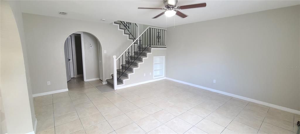 Activo con contrato: $199,900 (2 camas, 2 baños, 1361 Pies cuadrados)