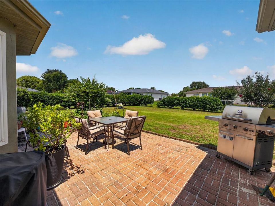 For Sale: $179,900 (2 beds, 2 baths, 1258 Square Feet)