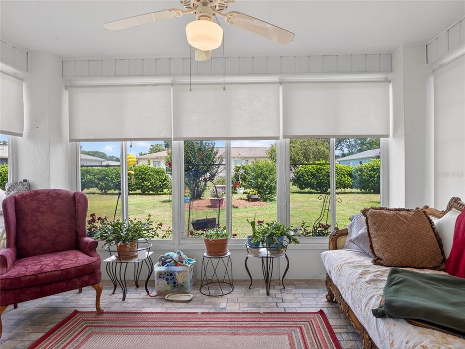 For Sale: $179,900 (2 beds, 2 baths, 1258 Square Feet)