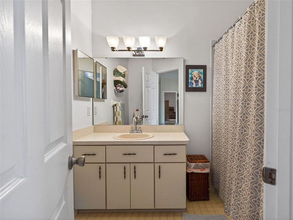 For Sale: $179,900 (2 beds, 2 baths, 1258 Square Feet)