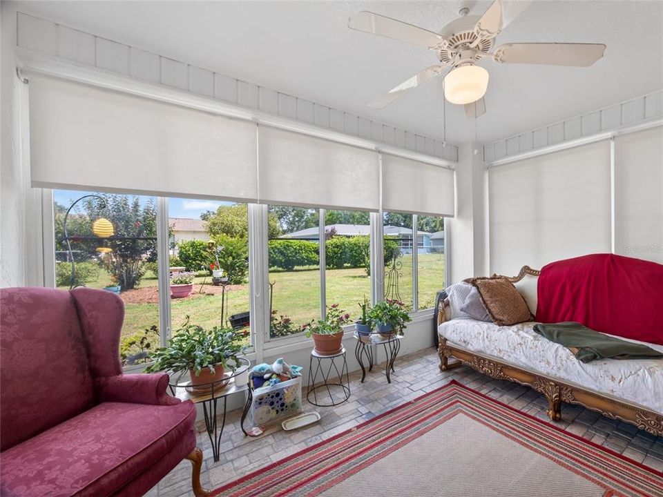 For Sale: $179,900 (2 beds, 2 baths, 1258 Square Feet)