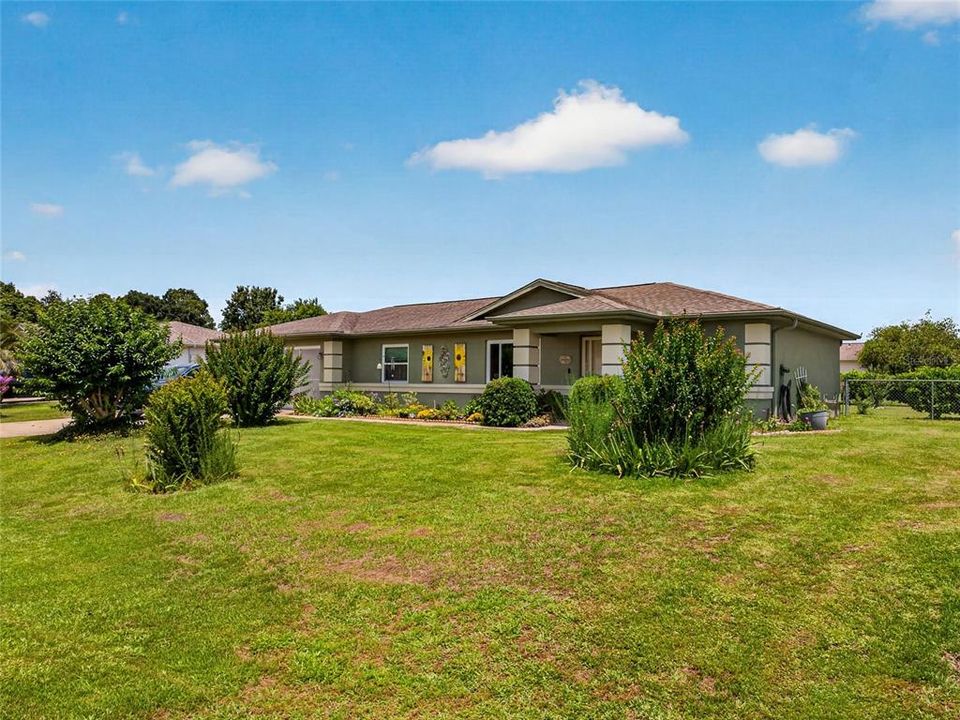 For Sale: $179,900 (2 beds, 2 baths, 1258 Square Feet)