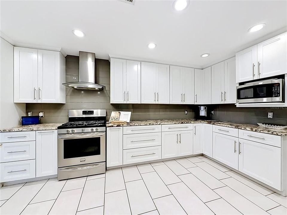 En Venta: $849,999 (3 camas, 2 baños, 2058 Pies cuadrados)