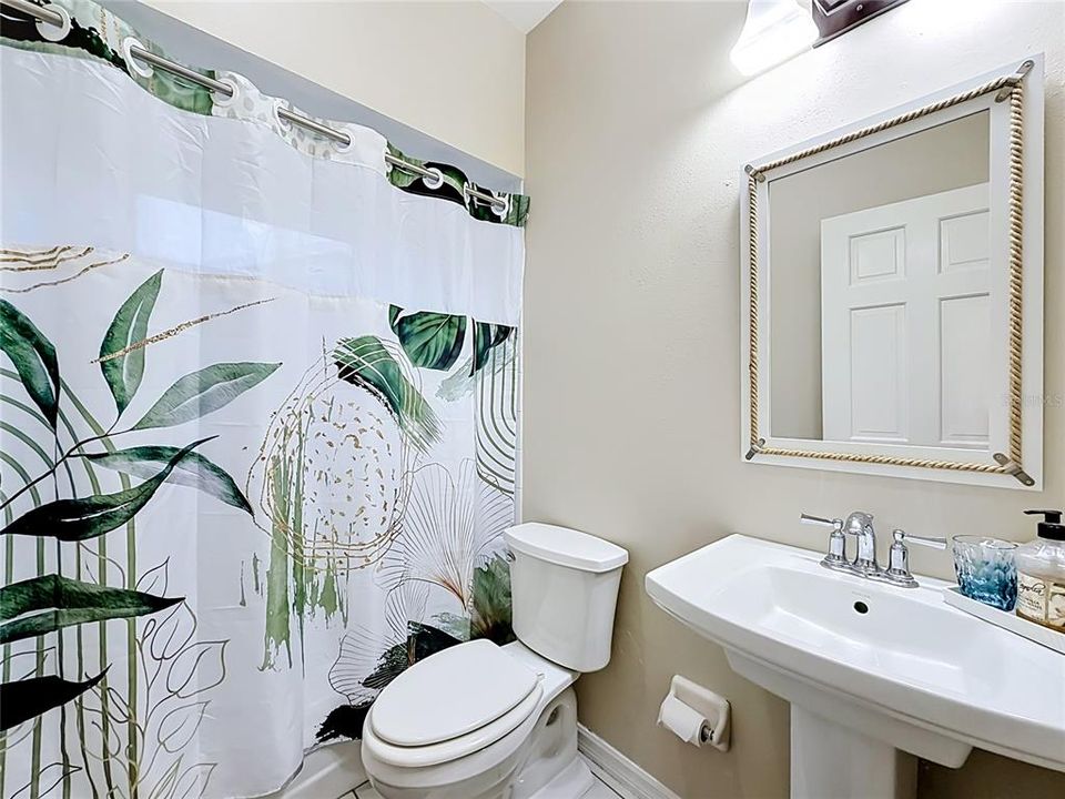 En Venta: $849,999 (3 camas, 2 baños, 2058 Pies cuadrados)