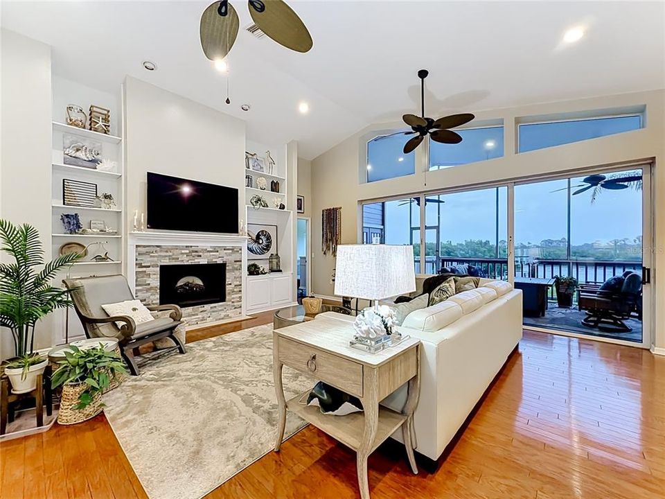 En Venta: $849,999 (3 camas, 2 baños, 2058 Pies cuadrados)