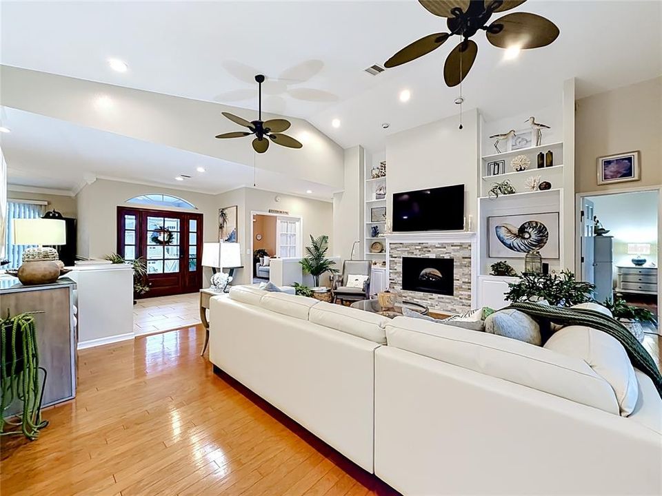 En Venta: $849,999 (3 camas, 2 baños, 2058 Pies cuadrados)