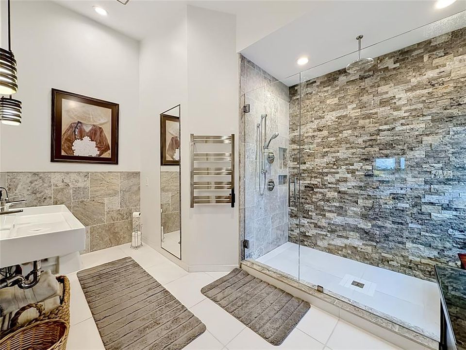 En Venta: $849,999 (3 camas, 2 baños, 2058 Pies cuadrados)