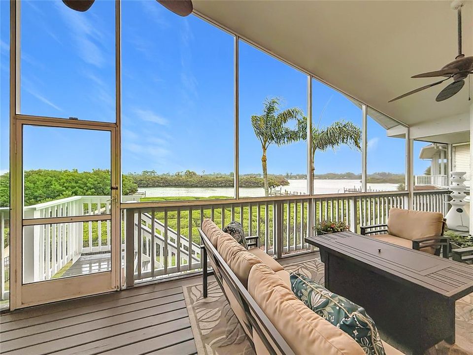 En Venta: $849,999 (3 camas, 2 baños, 2058 Pies cuadrados)