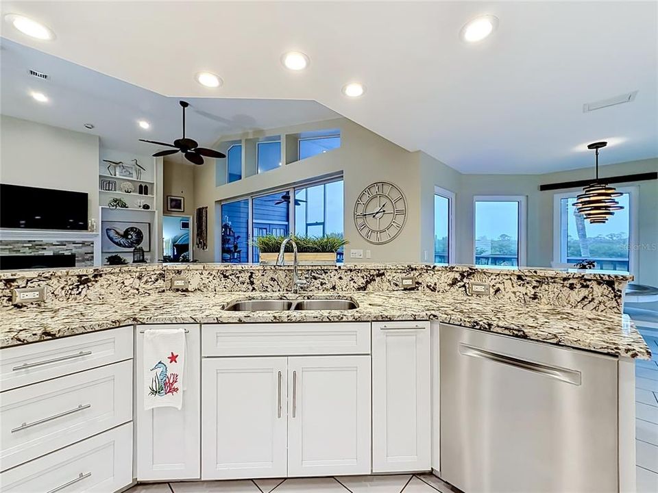 En Venta: $849,999 (3 camas, 2 baños, 2058 Pies cuadrados)