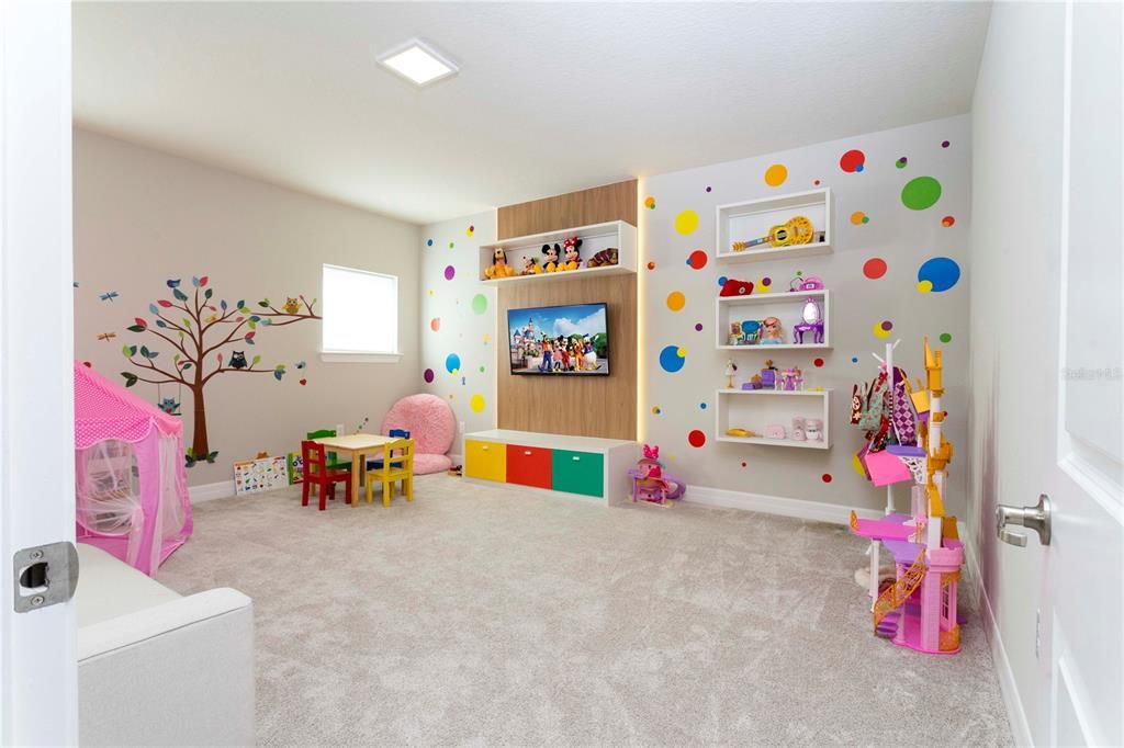 Activo con contrato: $1,699,000 (6 camas, 4 baños, 4544 Pies cuadrados)