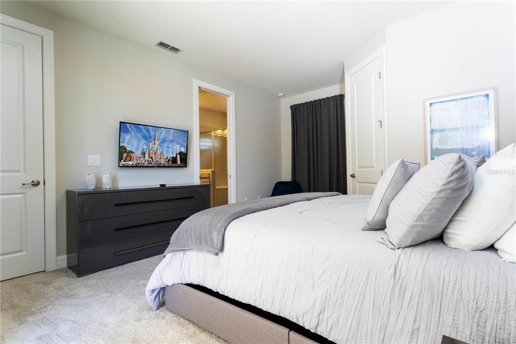 Activo con contrato: $1,699,000 (6 camas, 4 baños, 4544 Pies cuadrados)