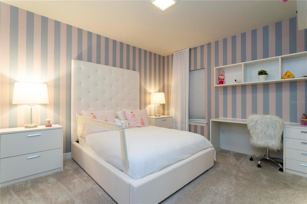 Activo con contrato: $1,699,000 (6 camas, 4 baños, 4544 Pies cuadrados)