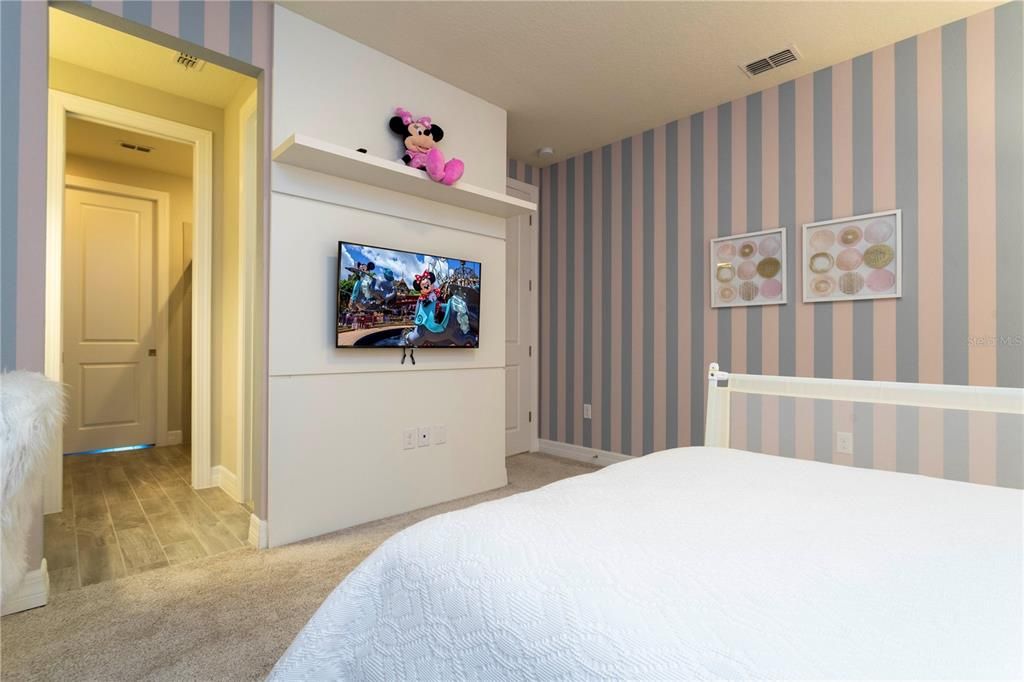 Activo con contrato: $1,699,000 (6 camas, 4 baños, 4544 Pies cuadrados)