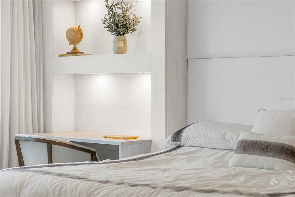 Activo con contrato: $1,699,000 (6 camas, 4 baños, 4544 Pies cuadrados)