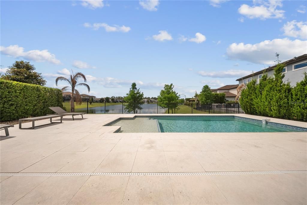 Activo con contrato: $1,699,000 (6 camas, 4 baños, 4544 Pies cuadrados)
