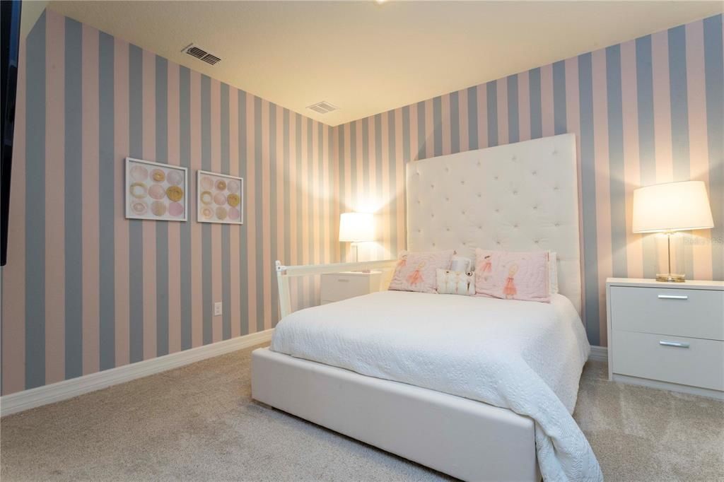 Activo con contrato: $1,699,000 (6 camas, 4 baños, 4544 Pies cuadrados)